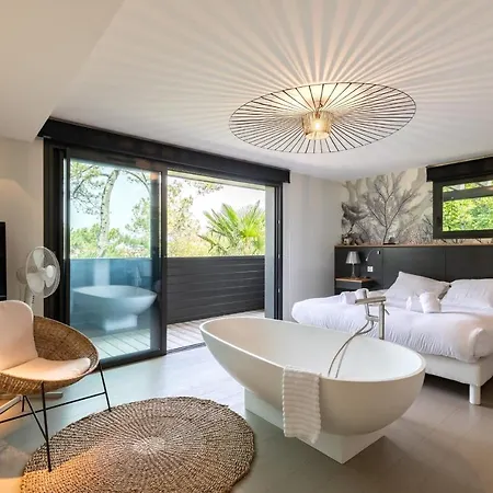 Milady Keyweek With Pool Ocean Views In 别墅