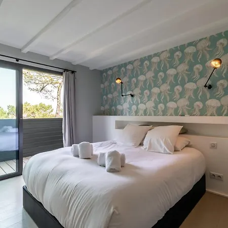 Milady Keyweek With Pool Ocean Views In 别墅 *